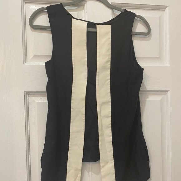 *SOLD* Parker silk top - Picture 2 of 4